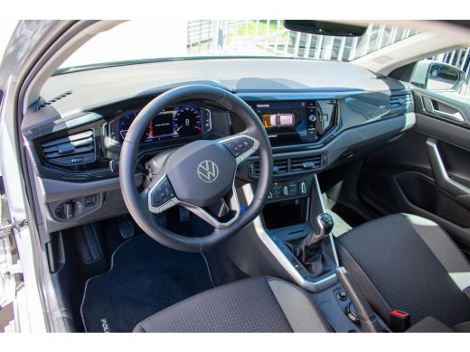 Volkswagen Polo 1.0 TSI Style -Navi-Camera-Carplay-Stoelverwarming- ActivLease financial lease