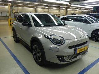 Fiat 600 La Prima 54 kWh 3 Fase 156pk | Vol-Leder | Elektr. Stoelen | Massage | Elektr. Achterklep | Adapt...