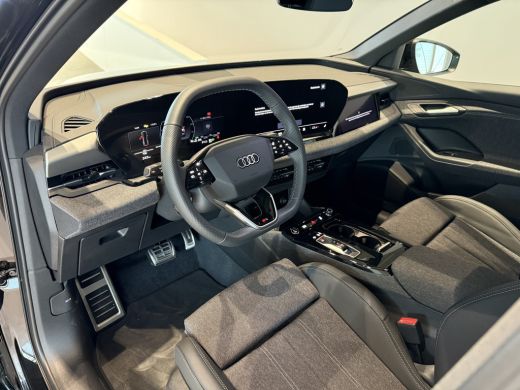 Audi Q6 e-tron S edition 83 kWh 252 pk Tech pro | Privacy glas ActivLease financial lease