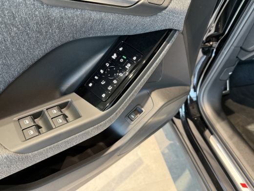 Audi Q6 e-tron S edition 83 kWh 252 pk Tech pro | Privacy glas ActivLease financial lease