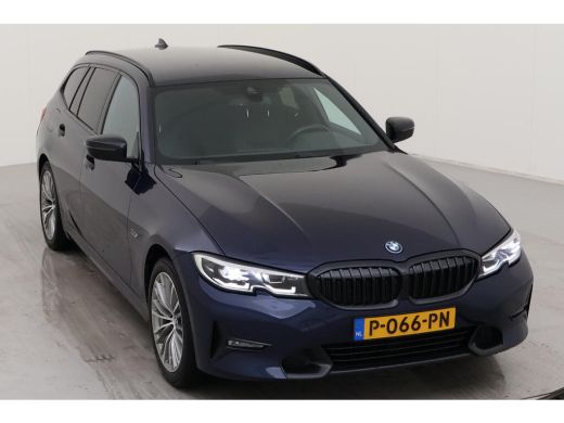 BMW 3 Serie Touring 320e Business Edition Plus NL AUTO | LEDER | STOELVERW | CARPLAY | ActivLease financial lease