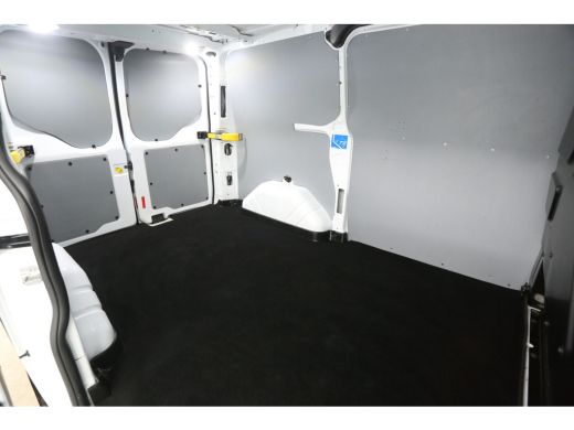 Ford Transit Custom 280 2.0 TDCI L1H1 Limited Airco Cruise Navigatie PDC 3 Persoons Stoelverw. LED Trekhaak ActivLease financial lease