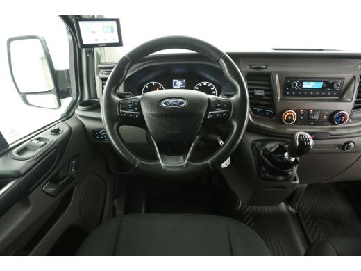 Ford Transit Custom 280 2.0 TDCI L1H1 Limited Airco Cruise Navigatie PDC 3 Persoons Stoelverw. LED Trekhaak ActivLease financial lease