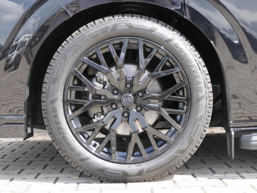 Ford Transit Custom 320 2.0 TDCI L2H1 Limited | Black Edition | 19 Inch | Verlaagd | Glaslook Panelen | Side Steps | ... ActivLease financial lease