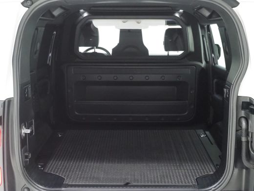 Land Rover Defender 110 D250 Hardtop Commercial | 20" County velgen | Luchtvering | 3 persoons Jumpseat | . ActivLease financial lease