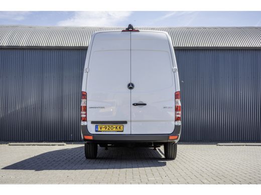 Mercedes Sprinter 311CDI | L2H2 | Camera | Airco | Volledige Inrichting | Omvormer | Oprijplaat | Euro 6 ActivLease financial lease