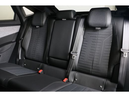 Peugeot 3008 GT | Advanced Active Safety Brake met camera en radar (Pack Safety Plus) | Climate Control | Elek... ActivLease financial lease