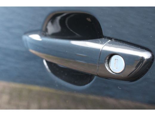 Peugeot e-2008 EV GT 50 kWh | Fase 3 | Navigatie | Panorama/schuifdak | Leder | Stoelverwarming | ActivLease financial lease