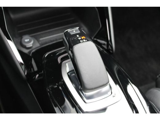 Peugeot e-2008 EV GT 50 kWh | Fase 3 | Navigatie | Panorama/schuifdak | Leder | Stoelverwarming | ActivLease financial lease