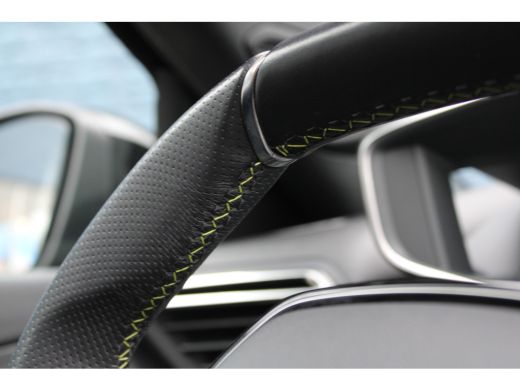 Peugeot e-2008 EV GT 50 kWh | Fase 3 | Navigatie | Panorama/schuifdak | Leder | Stoelverwarming | ActivLease financial lease