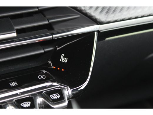 Peugeot e-2008 EV GT 50 kWh | Fase 3 | Navigatie | Panorama/schuifdak | Leder | Stoelverwarming | ActivLease financial lease