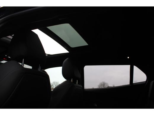 Peugeot e-2008 EV GT 50 kWh | Fase 3 | Navigatie | Panorama/schuifdak | Leder | Stoelverwarming | ActivLease financial lease