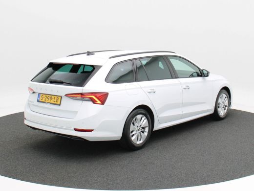 Skoda Octavia Combi 1.0 TSi 110 Pk Sport Business | Adaptive Cruise | Climate Control | Stoelverwarming | Parke... ActivLease financial lease