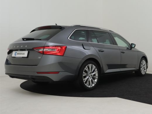 Skoda Superb Combi 1.4 TSI iV PHEV Business Edition Plus 218pk | Panorama dak | Elektrische stoelen met geheug... ActivLease financial lease