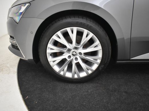 Skoda Superb Combi 1.4 TSI iV PHEV Business Edition Plus 218pk | Panorama dak | Elektrische stoelen met geheug... ActivLease financial lease