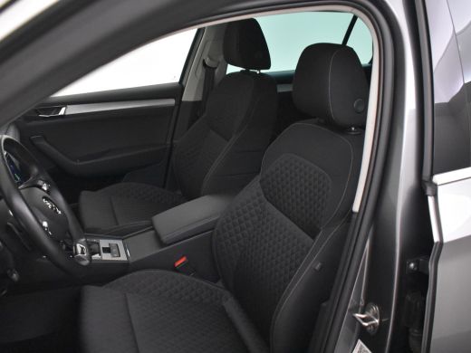 Skoda Superb Combi 1.4 TSI iV PHEV Business Edition Plus 218pk | Panorama dak | Elektrische stoelen met geheug... ActivLease financial lease
