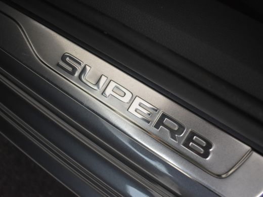 Skoda Superb Combi 1.4 TSI iV PHEV Business Edition Plus 218pk | Panorama dak | Elektrische stoelen met geheug... ActivLease financial lease