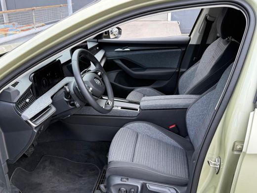 Skoda Superb Combi 1.5 TSI 150 pk MHEV First Edition | LED | CARPLAY | CLIMA | STOELVERWARMING ActivLease financial lease