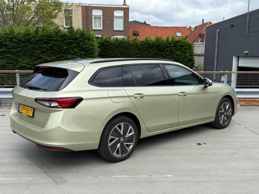Skoda Superb Combi 1.5 TSI 150 pk MHEV First Edition | LED | CARPLAY | CLIMA | STOELVERWARMING ActivLease financial lease