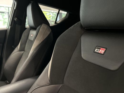 Toyota C-HR 2.0 Hybrid GR-Sport Voorstoelen verwarmbaar/ Sportonderstel/ Achteruitrijcamera/ Elektrisch verst... ActivLease financial lease