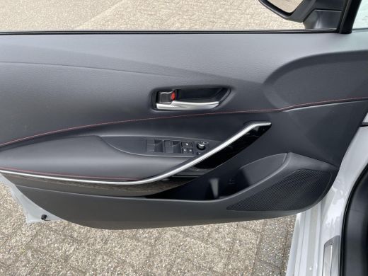Toyota Corolla Touring Sports Hybrid 140 GR Sport Plus Pack Bi-tone ActivLease financial lease