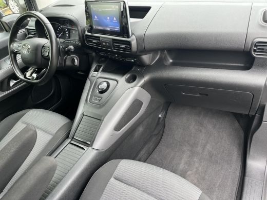 Toyota ProAce 1.2 Turbo Dynamic Long Automaat | 5 zitplaatsen | Carplay | Parkeercamera | Trekhaak | ActivLease financial lease