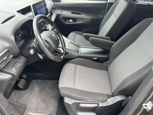 Toyota ProAce 1.2 Turbo Dynamic Long Automaat | 5 zitplaatsen | Carplay | Parkeercamera | Trekhaak | ActivLease financial lease