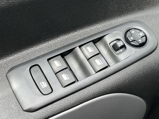 Toyota ProAce 1.2 Turbo Dynamic Long Automaat | 5 zitplaatsen | Carplay | Parkeercamera | Trekhaak | ActivLease financial lease
