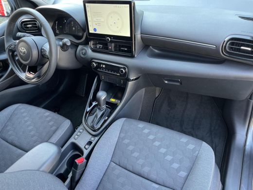 Toyota Yaris 1.5 Hybrid 115 Dynamic | Demonstratie auto | Comfort Pack | Ash grey metallic | ActivLease financial lease