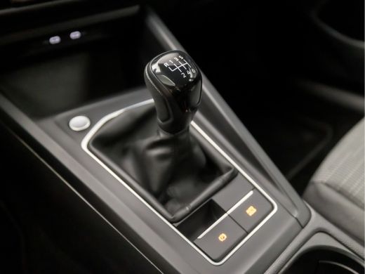 Volkswagen GOLF Variant 1.0 TSI Premium (APPLE CARPLAY, GROOT NAVI, ADAPTIVE CRUISE, TREKHAAK ELEKTRISCH, KEYLESS START, ... ActivLease financial lease