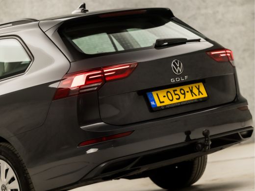 Volkswagen GOLF Variant 1.0 TSI Premium (APPLE CARPLAY, GROOT NAVI, ADAPTIVE CRUISE, TREKHAAK ELEKTRISCH, KEYLESS START, ... ActivLease financial lease