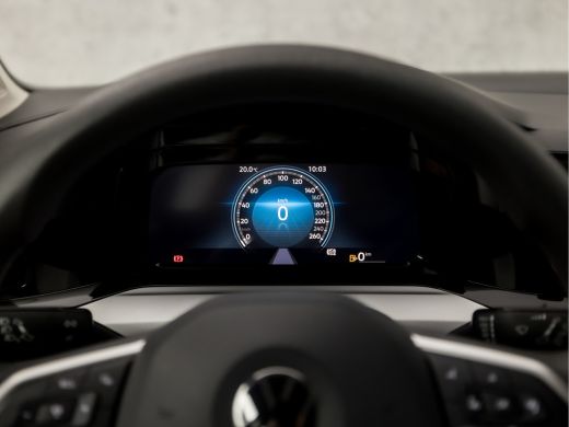 Volkswagen GOLF Variant 1.0 TSI Premium (APPLE CARPLAY, GROOT NAVI, ADAPTIVE CRUISE, TREKHAAK ELEKTRISCH, KEYLESS START, ... ActivLease financial lease