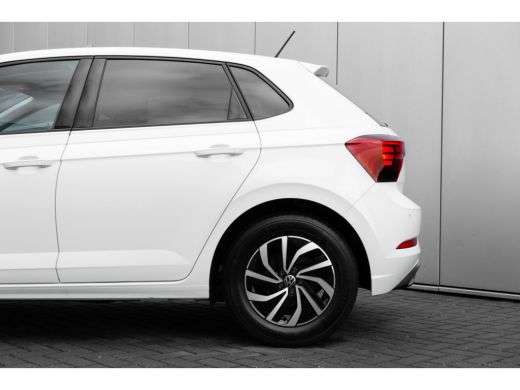 Volkswagen Polo 1.0 TSI 95 pk DSG Life Edition | Multimedia | Carplay | Navi | Climate | Camera ActivLease financial lease