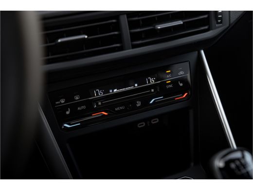 Volkswagen Polo 1.0 TSI 95 pk DSG Life Edition | Multimedia | Carplay | Navi | Climate | Camera ActivLease financial lease