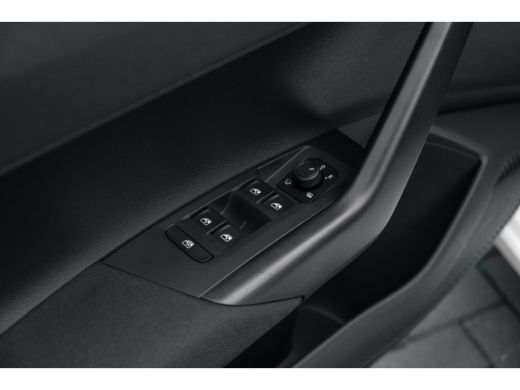 Volkswagen Polo 1.0 TSI 95 pk DSG Life Edition | Multimedia | Carplay | Navi | Climate | Camera ActivLease financial lease