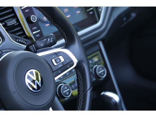 Volkswagen T-Roc 1.5 TSI R-Line | Adaptive Cruise | Blind Spot | CarPlay | Stoelverwarming ActivLease financial lease
