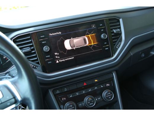 Volkswagen T-Roc 1.5 TSI R-Line | Adaptive Cruise | Blind Spot | CarPlay | Stoelverwarming ActivLease financial lease