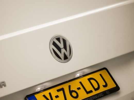 Volkswagen Transporter 2.0 TDI L1H1 28 Highline 150Pk Automaat (APPLE CARPLAY, GROOT NAVI, 3 ZITS, ADAPTIVE CRUISE, PARK... ActivLease financial lease