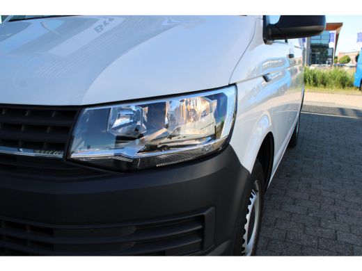 Volkswagen Transporter | Comfortline | L1 | 150 pk | PDC Achter | Betonplex Laadvloer | Navi | Cruise Control | Apple Ca... ActivLease financial lease