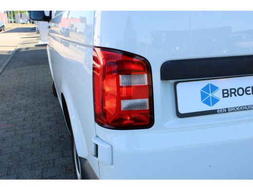 Volkswagen Transporter | Comfortline | L1 | 150 pk | PDC Achter | Betonplex Laadvloer | Navi | Cruise Control | Apple Ca... ActivLease financial lease