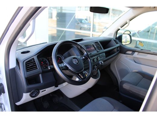 Volkswagen Transporter | Comfortline | L1 | 150 pk | PDC Achter | Betonplex Laadvloer | Navi | Cruise Control | Apple Ca... ActivLease financial lease