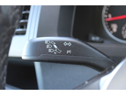 Volkswagen Transporter | Comfortline | L1 | 150 pk | PDC Achter | Betonplex Laadvloer | Navi | Cruise Control | Apple Ca... ActivLease financial lease
