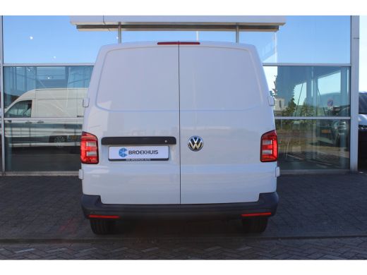 Volkswagen Transporter | Comfortline | L1 | 150 pk | PDC Achter | Betonplex Laadvloer | Navi | Cruise Control | Apple Ca... ActivLease financial lease