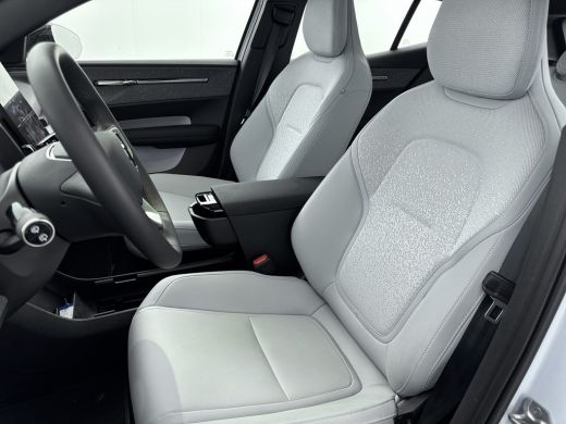 Volvo  EX30 Twin Motor Performance Ultra 69 kWh | 20 Inch LM | Stoel + Stuurverwarming | Pilot Assist | Harma... ActivLease financial lease