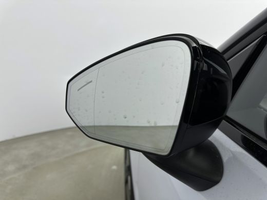 Volvo  EX30 Twin Motor Performance Ultra 69 kWh | 20 Inch LM | Stoel + Stuurverwarming | Pilot Assist | Harma... ActivLease financial lease