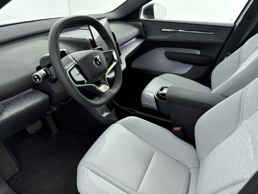 Volvo  EX30 Twin Motor Performance Ultra 69 kWh | 20 Inch LM | Stoel + Stuurverwarming | Pilot Assist | Harma... ActivLease financial lease