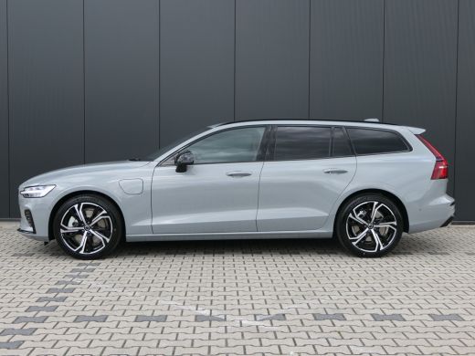 Volvo  V60 T6 Ultra Dark Recharge Plug-In Hybrid AWD | Massage | Panoramadak | 360 Camera | Adaptive Cruise ... ActivLease financial lease