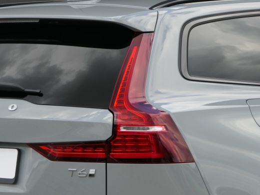 Volvo  V60 T6 Ultra Dark Recharge Plug-In Hybrid AWD | Massage | Panoramadak | 360 Camera | Adaptive Cruise ... ActivLease financial lease