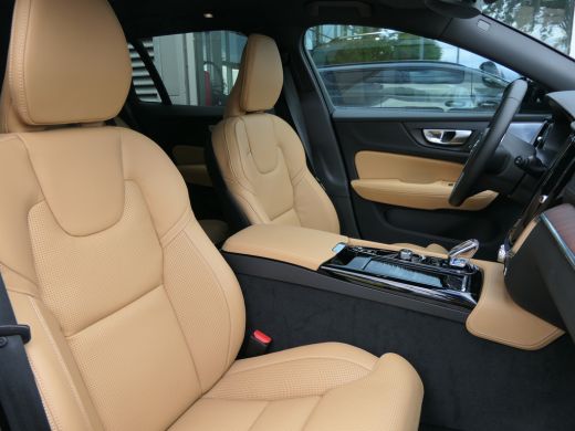 Volvo  V60 T6 Ultra Dark Recharge Plug-In Hybrid AWD | Massage | Panoramadak | 360 Camera | Adaptive Cruise ... ActivLease financial lease