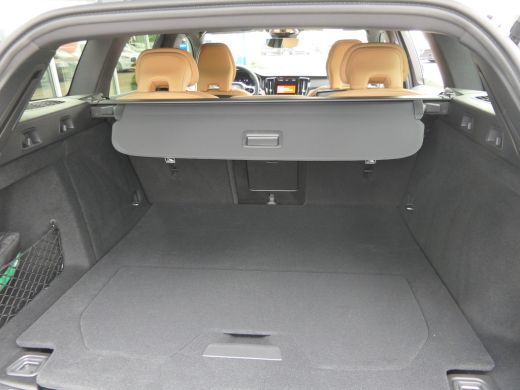 Volvo  V60 T6 Ultra Dark Recharge Plug-In Hybrid AWD | Massage | Panoramadak | 360 Camera | Adaptive Cruise ... ActivLease financial lease